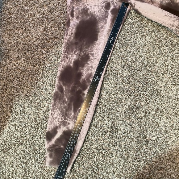 Lululemon Warm Down Jogger 28" in Marble Dye Silky French Press Pink Sz 6 - Picture 14 of 16